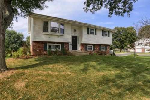 2148 Brockton Rd, Lancaster, PA 17601-3040