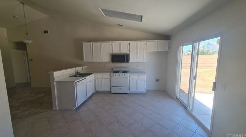 3363 Avenue, Lancaster CA exterior