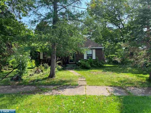 3718 4th Ave, Hibbing, MN 55746-2917