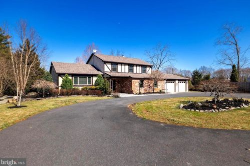522 Mount Laurel Rd, Mount Laurel, NJ 08054-9523