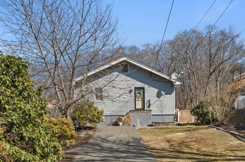 14 Nichols St, Swampscott, MA 01907-1034