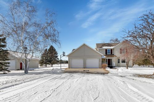 3751 42nd St, Saint Cloud, MN 56304-9513