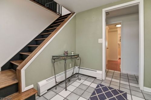 8 Glencross Rd, West Milford Lakes NJ  07480-2206 exterior