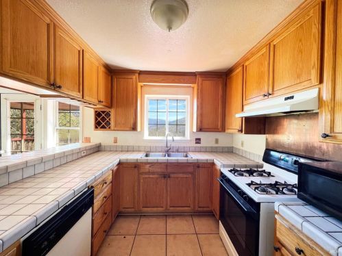 7820 Lakeside Dr, Ukiah CA  95482-9425 exterior