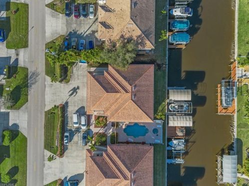 841 47th Ter, Cape Coral FL  33904-9004 exterior