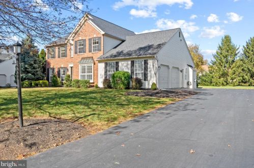 2267 Locust Dr, Lansdale, PA 19446-5885
