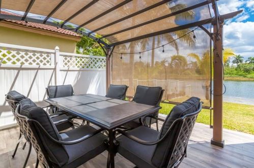 17968 30th Ct, Hollywood, FL 33029-5509