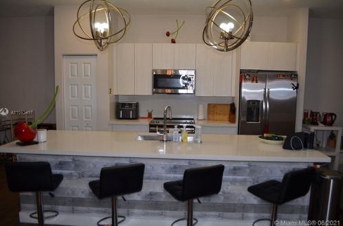 7855 104th Ave, Miami FL 33178 exterior