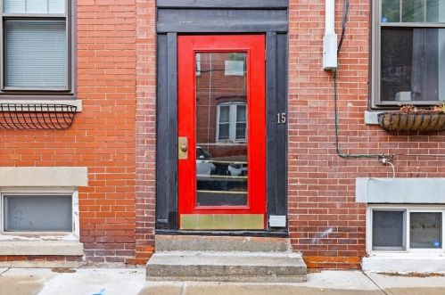 15 Medford St, Chelsea MA  02150-2614 exterior