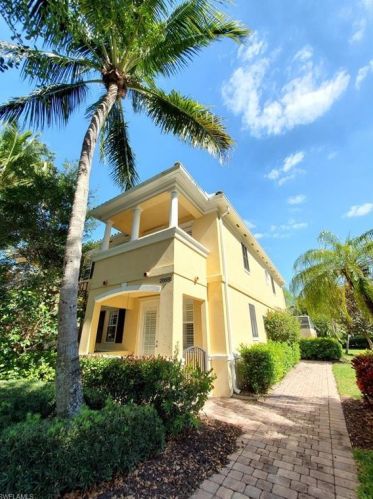 28686 Alessandria Cir, Bonita Springs, FL 34135-8274