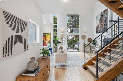 3927 Cerrito Ave, Oakland, CA 94611-5679