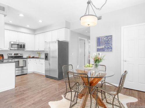 2703 Roslyn St, Denver CO 80237-2112 exterior