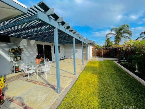 686 Wisteria Ave, Rialto CA  92376 exterior