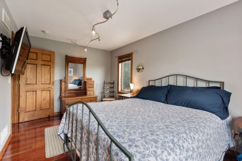 1016 Wallace Lake Rd, West Bend WI  53090-8943 exterior