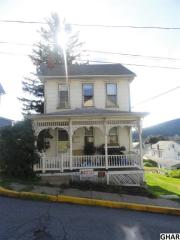 614 Spruce St, Lykens, PA 17048-1419