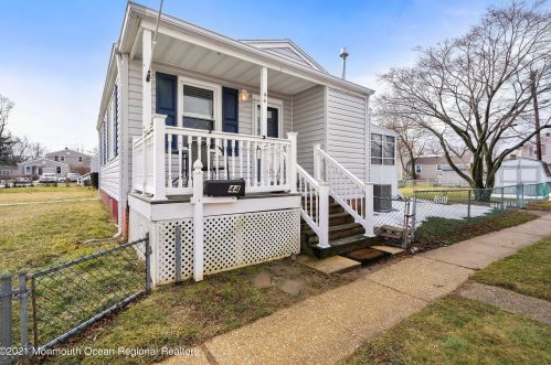 44 Belshaw Ave, Tinton Falls, NJ 07724-2931