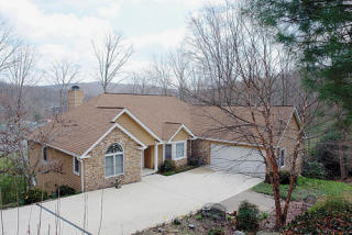 27 Claremont Cir, Crossville, TN 38558-6408