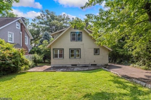 1061 Broad St, Westfield NJ  07090-1132 exterior