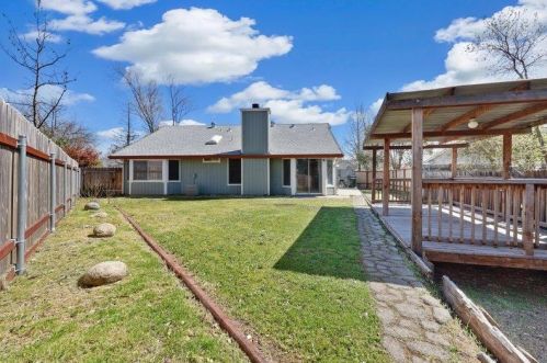 512 Silver Tree Ct, Rio Linda CA  95673-2247 exterior