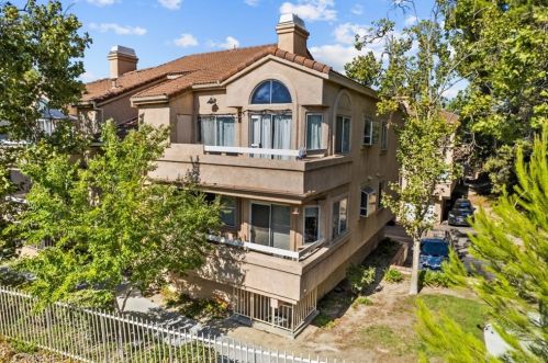 19832 Sandpiper Pl, Santa Clarita, CA 91321-4330