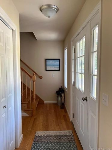 123 Whalehead Rd, Gales Ferry CT  06335-1338 exterior