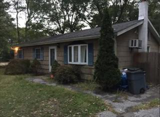 94 Fulton Ave, Manor Park, NY 11950-2210