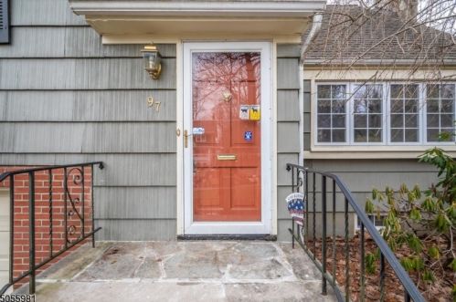 97 Pease Ave, Verona, NJ 07044-1208