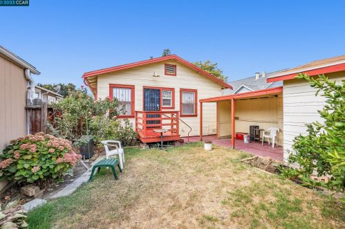 8100 Hillside St, Oakland CA 94603-1921 exterior