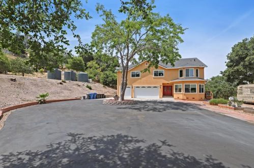 10001 Geri Ln, Gilroy, CA 95020-9304