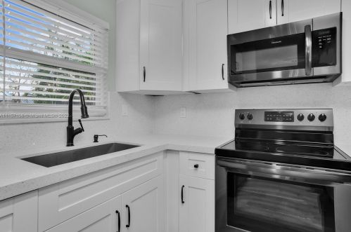 7720 35th St, Hollywood FL  33024-2213 exterior