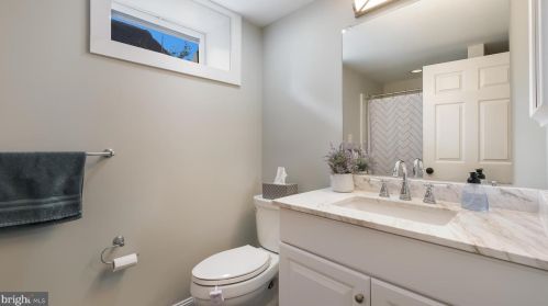 402 Cowpath Rd, Lansdale PA  19446-1516 exterior