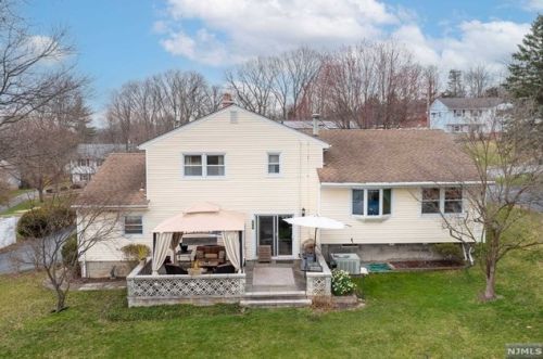 50 Sheffield St, Oakland NJ  07436-2657 exterior