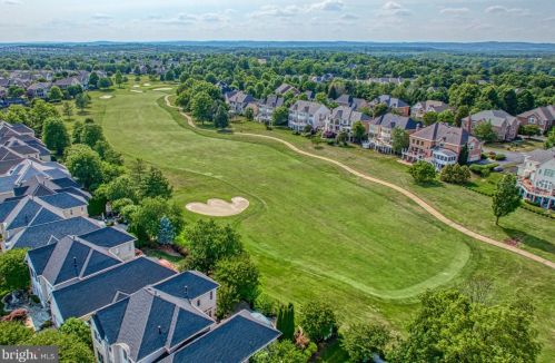 43527 Butler Pl, Leesburg VA 20176-7428 exterior