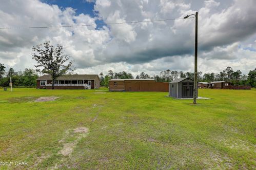 19220 Ross Rd, Fountain, FL 32438-2324