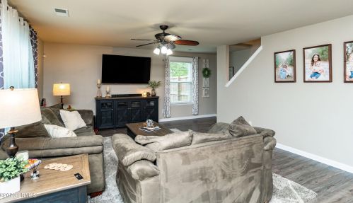 60 Holly Hall Rd, Beaufort SC  29907-2508 exterior