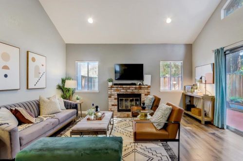 230 Birch Creek Dr, Pleasanton CA  94566-6781 exterior