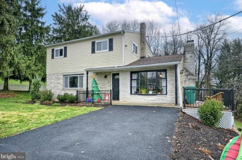 71 Valley Rd, Hummelstown, PA 17036-9723