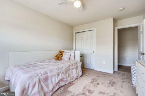 6102 Popes Creek Pl, Haymarket VA  20169-5421 exterior