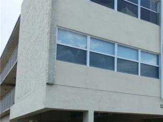 2130 Bay Dr, Miami FL  33141-3404 exterior