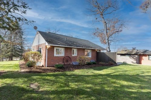 737 Walnut St, Somerset, PA 15501-2139
