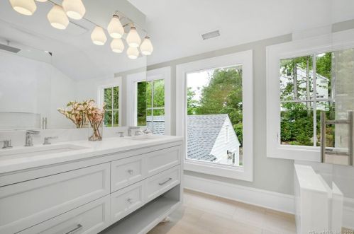 289 Wahackme Rd, New Canaan CT  06840-3935 exterior