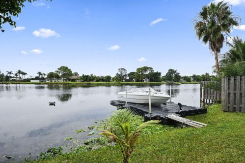 532 Lindell Blvd, Delray Beach, FL 33444-1804