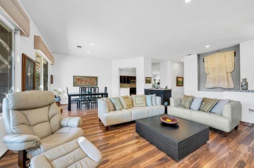 94 Kavenish Dr, Rancho Mirage CA  92270-3247 exterior