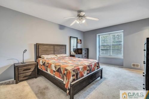 29 Heritage Ln, Perth Amboy NJ  08863-1464 exterior