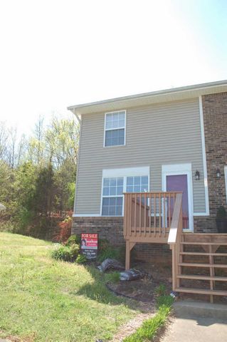 930 Kingsbury Dr, Clarksville, TN 37040-2610