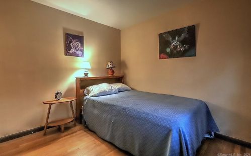 22 Harvest Ln, Milford CT  06461-1705 exterior