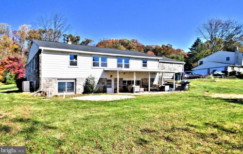 1472 Timberline Dr, Pottstown PA  19465-7234 exterior