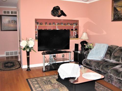 1016 170th Pl, Hammond, IN 46324-2327