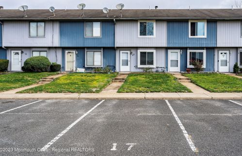 17 Creek Rd, Bricktown, NJ 08724-3305