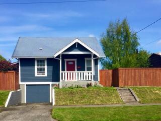 3911 13th St, Tacoma, WA 98406-5105